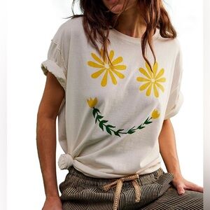 We The Free Women's Sunshine Smiles Graphic Print Cotton T-Shirt